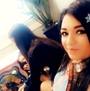 Meet your Posher, Anna